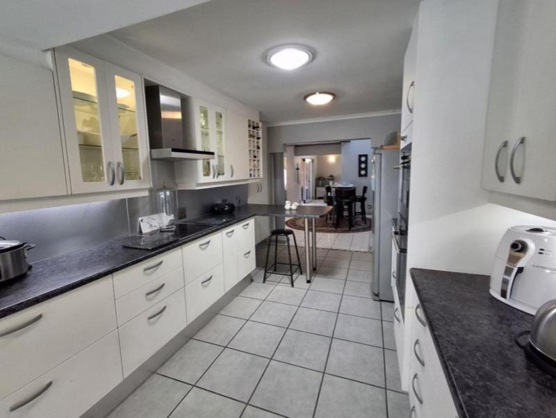 4 Bedroom Property for Sale in Durbanville Western Cape